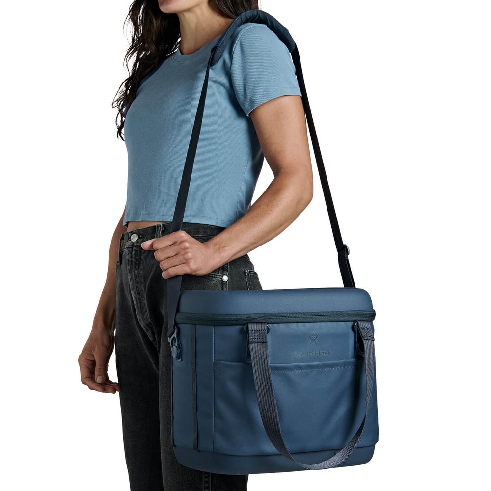 Carryout™ Soft Cooler 15 L - Hydro Flask For sale