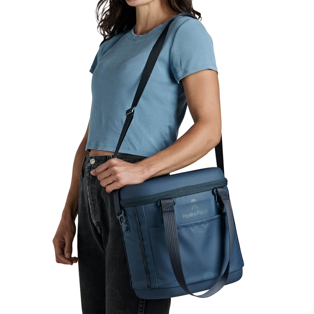 Carryout™ Soft Cooler 10 L - Hydro Flask For sale