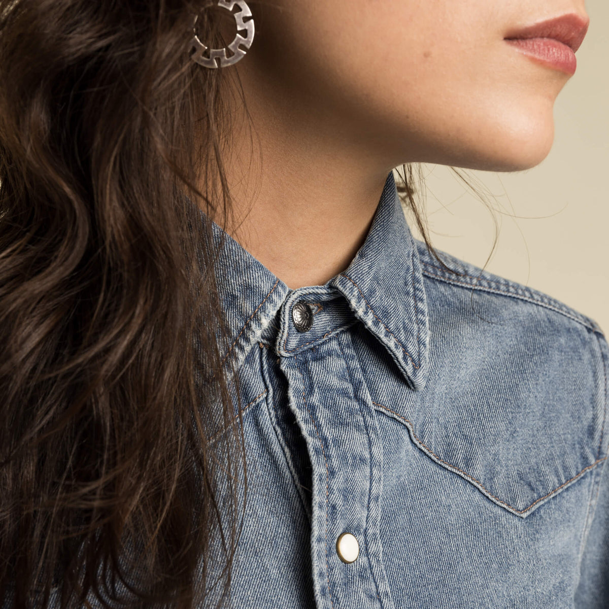 The Women's Wyatt Denim Pearl Snap Shirt